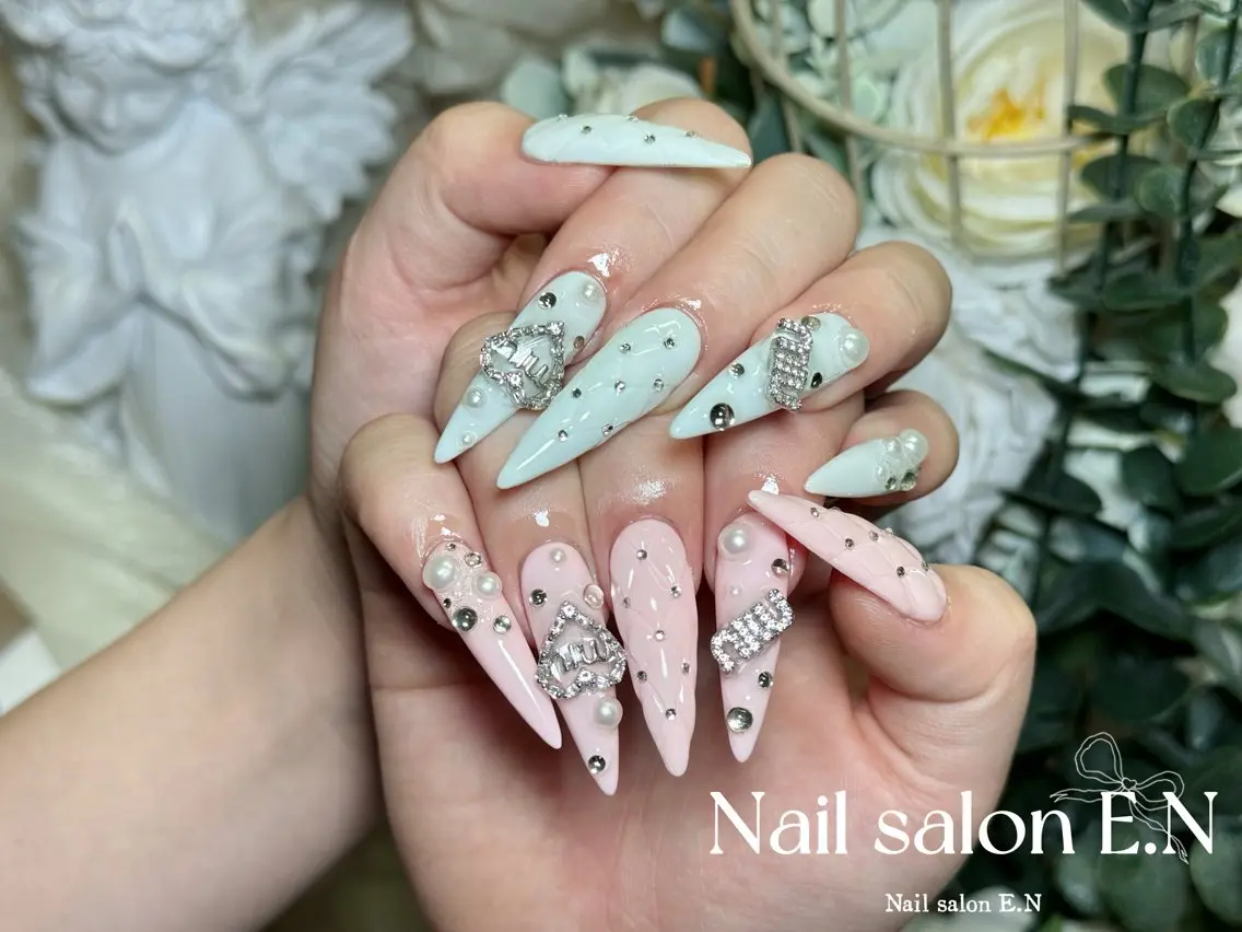 ネイル アートネイル オーロラネイル ブラウン クリアネイル フレンチネイル ハンドネイル E.N🦋 長さ出し/持ち込みのネイルデザイン