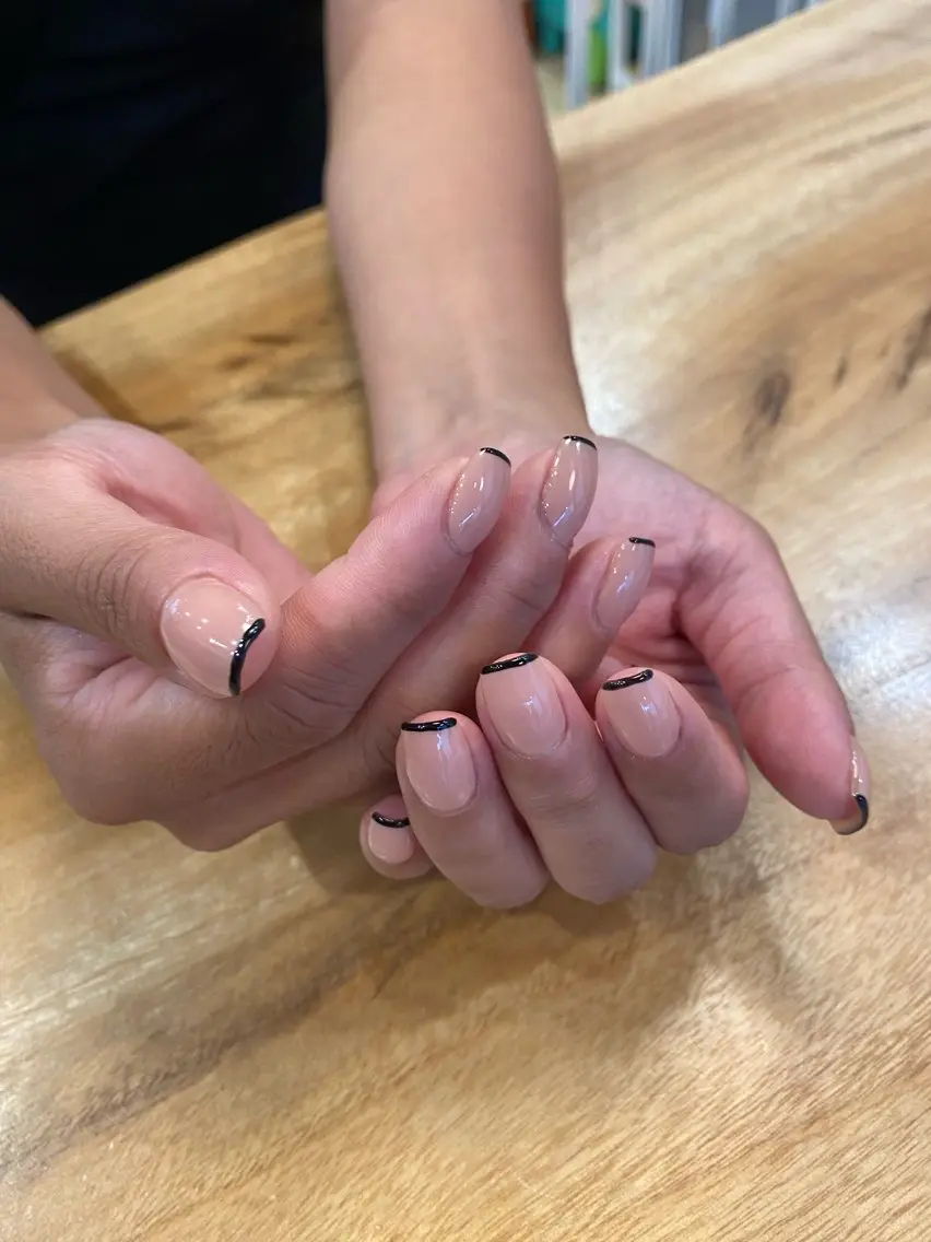 ネイル フレンチネイル ハンドネイル 25nail Erikaのネイルデザイン