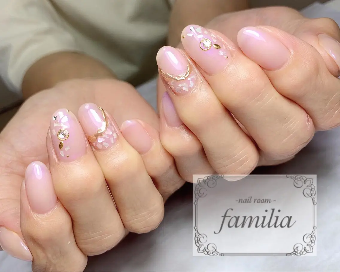 ネイル ハンドネイル -nailroom- familiaのネイルデザイン