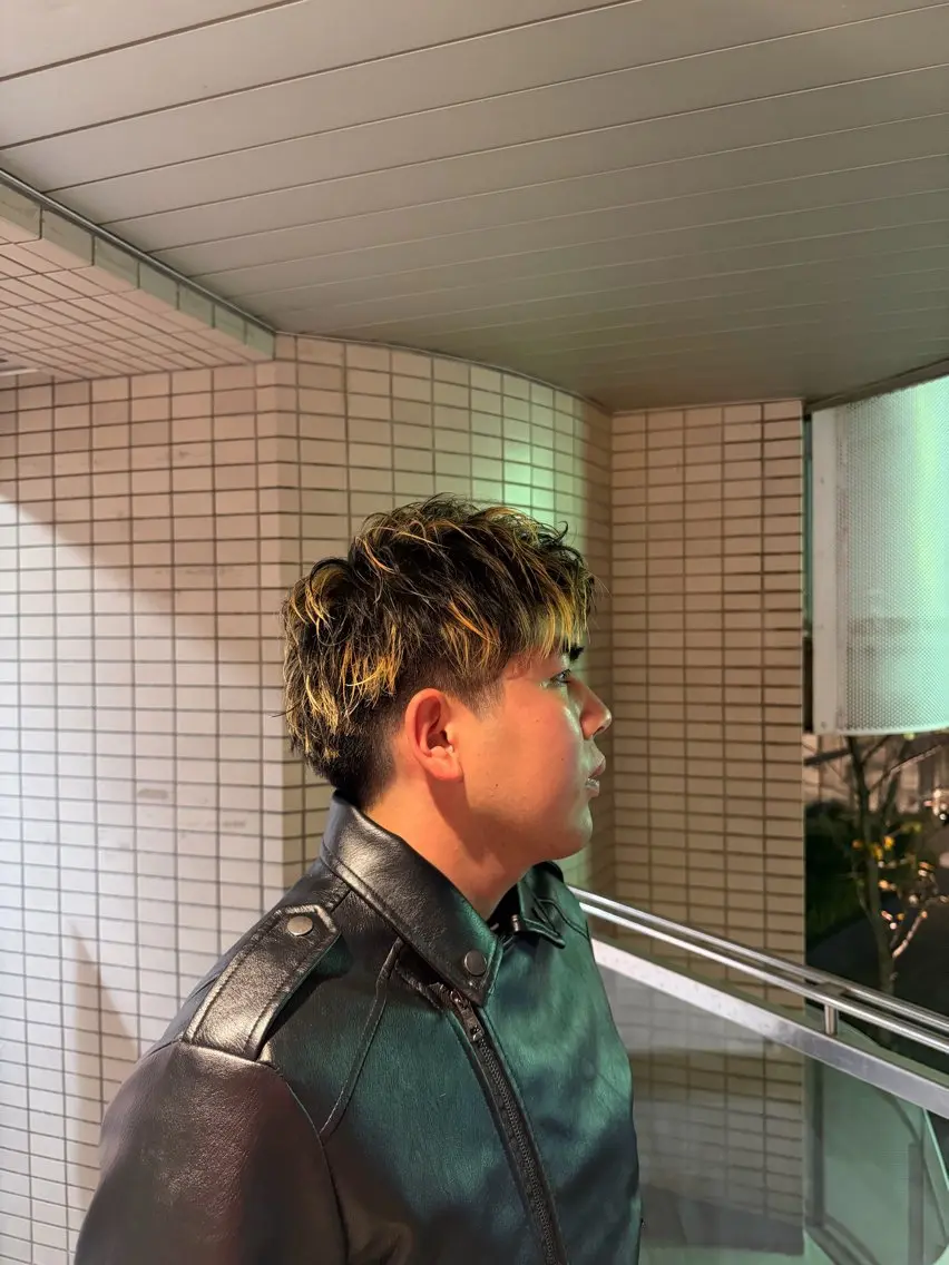 ショート カラー メンズ 似合わせ得意です🫆 ナカムラカイオウ🌎のヘアスタイル