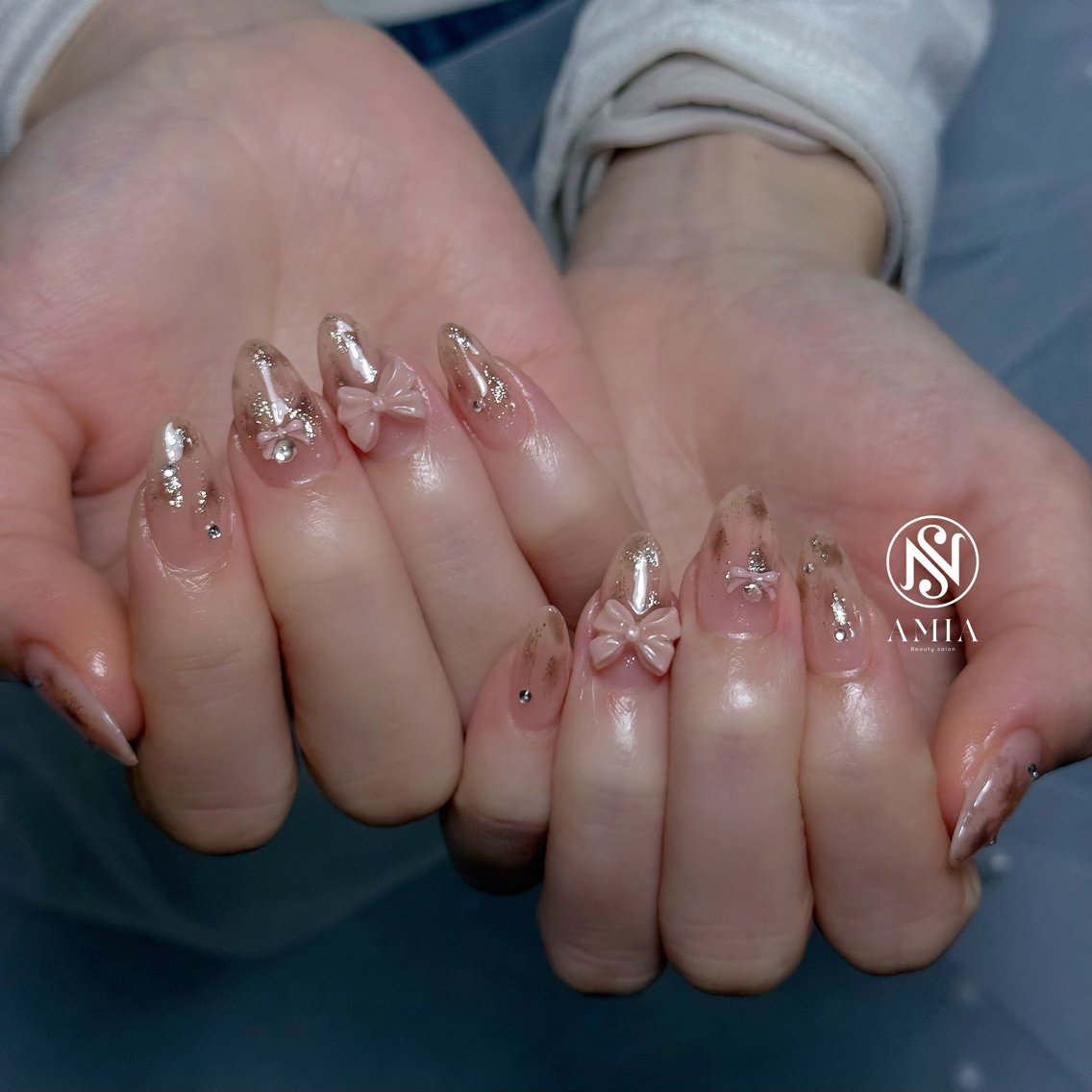 セミロング ハンドネイル 🌟AMIA BEAUTY🌟のネイルデザイン