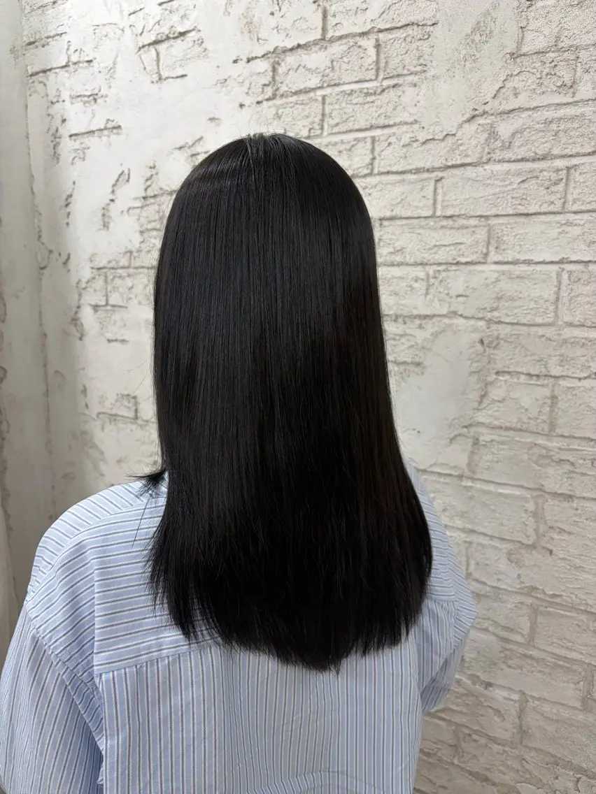 カラー 黒髪 ブルーカラー ブルーブラック KIRA🎀カラー、 縮毛モデル募集中🪄のヘアスタイル