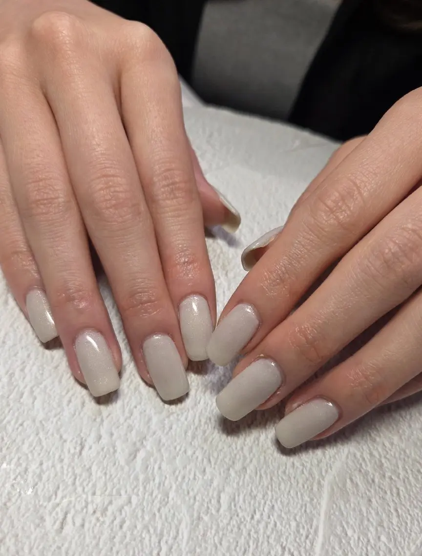 ネイル 長さ出し ジェルネイル キラキラネイル ラメ(グリッター) ラメグラデーション ハンドネイル flure de neige yukiのネイルデザイン