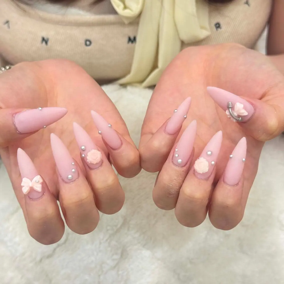 ネイル チークネイル ドット フレンチネイル グラデーション 韓国ネイル ハンドネイル Minette nailrinrinのネイルデザイン