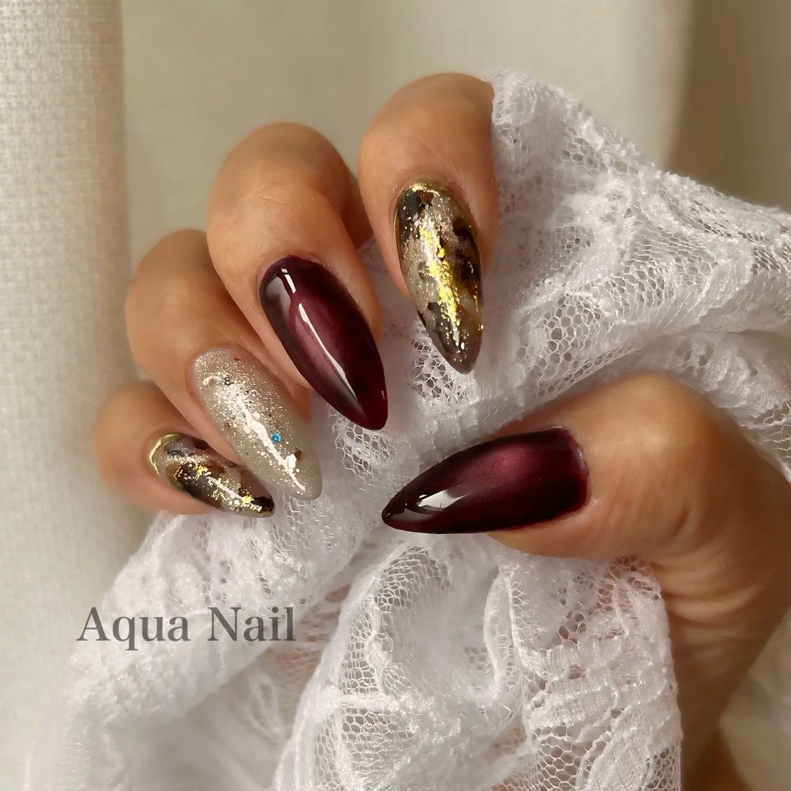 ネイル アートネイル ボルドー ゴールド ラメ(グリッター) 持ち込み ハンドネイル AQUA NAILのネイルデザイン