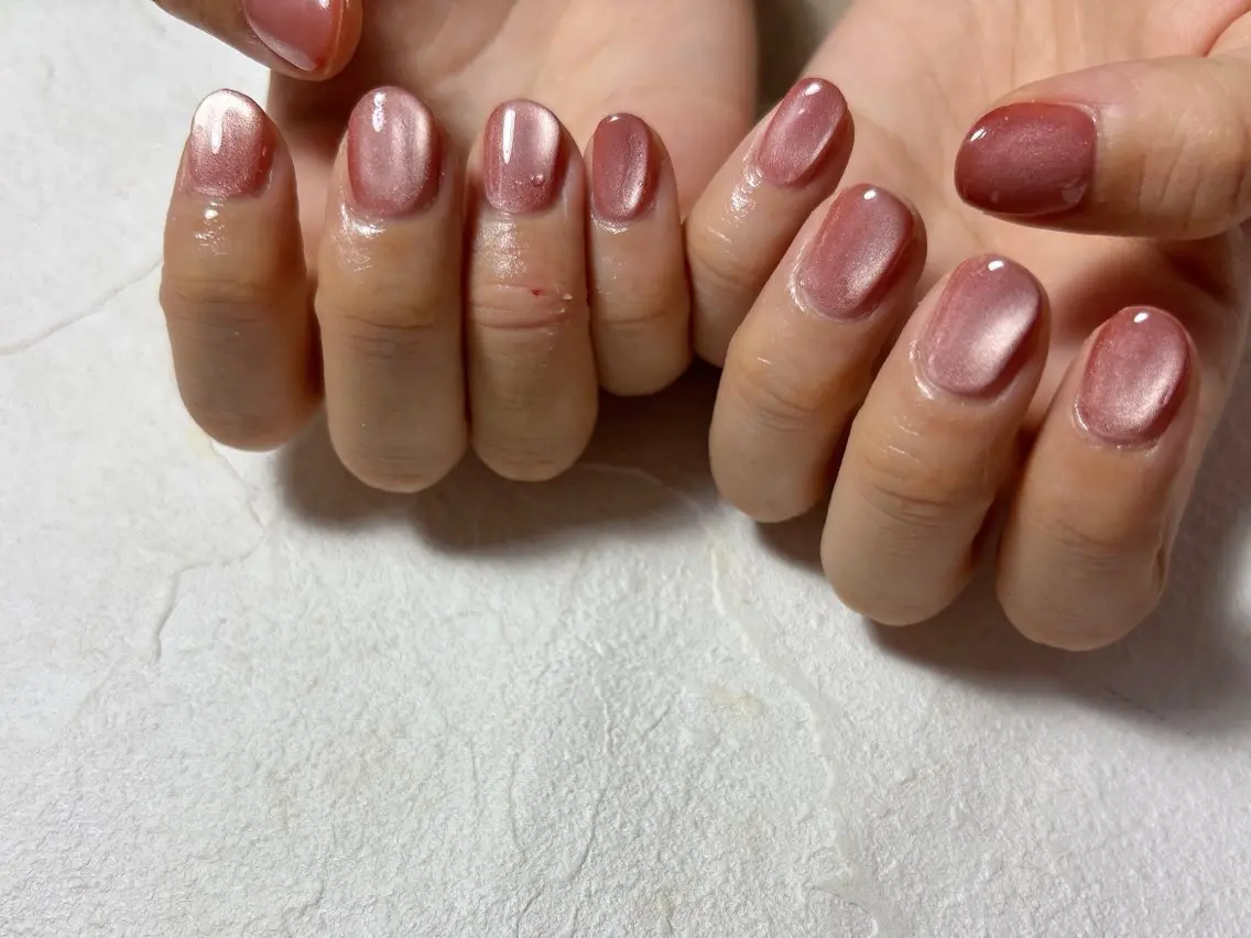 ネイル オーロラネイル フットネイル フレンチネイル ジェルネイル マグネットネイル ハンドネイル mogunail &blowのネイルデザイン