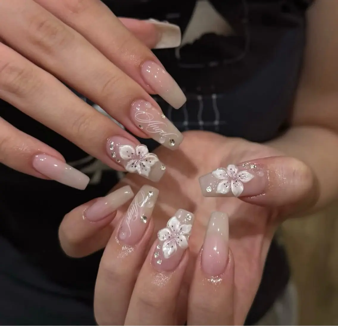 ネイル 長さ出し キラキラネイル 韓国ネイル ロングネイル マグネットネイル ハンドネイル Josie nail salonのネイルデザイン
