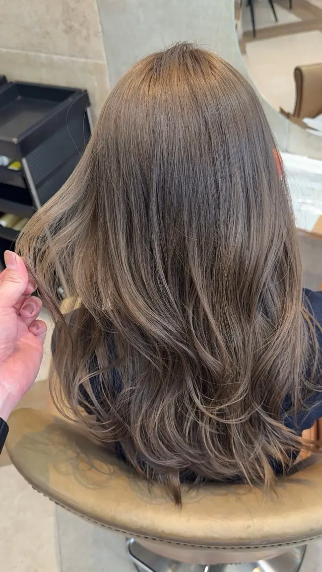 ミディアム カラー ヘアカラー トリートメント レイヤー🪽縮毛矯正 🪽Wカラー/大田のヘアスタイル