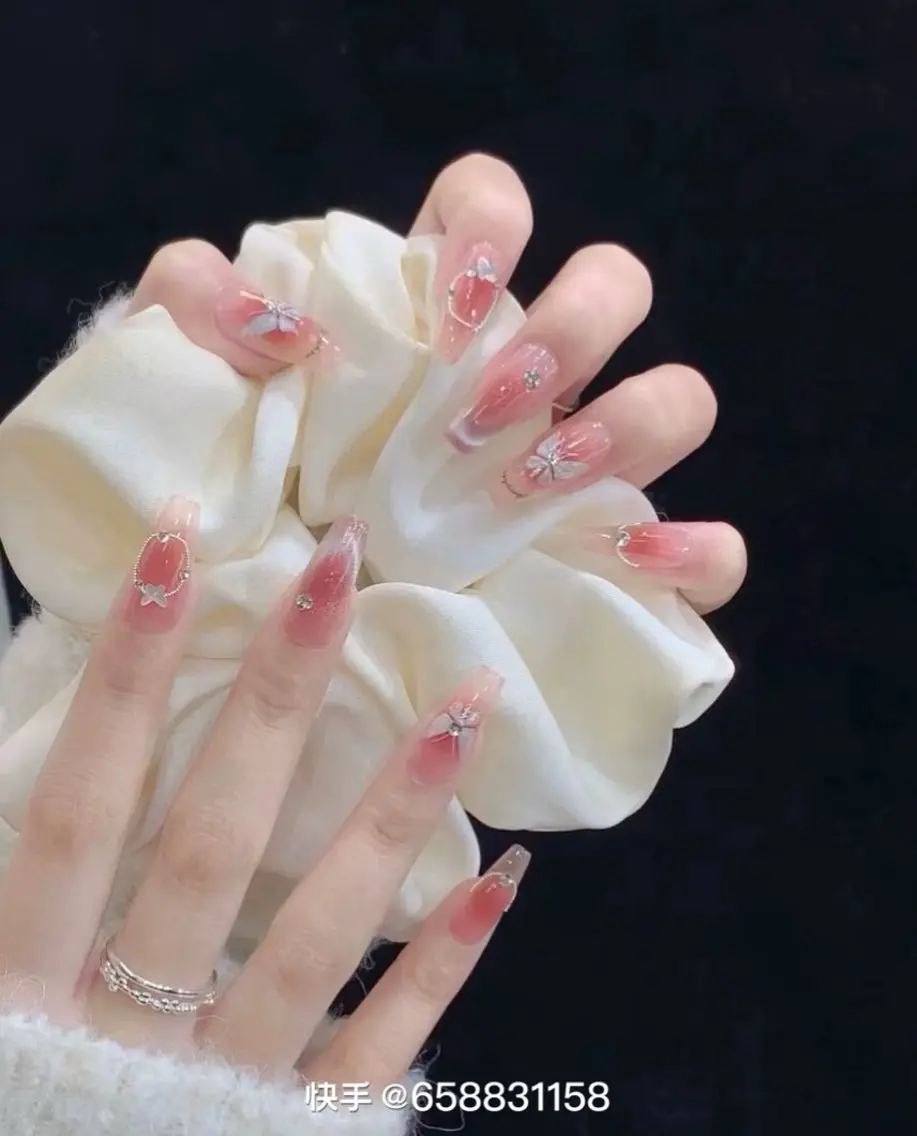 ネイル チークネイル 長さ出し フラワーネイル フレンチネイル ガーリー sun nail池袋 モデル募集のネイルデザイン