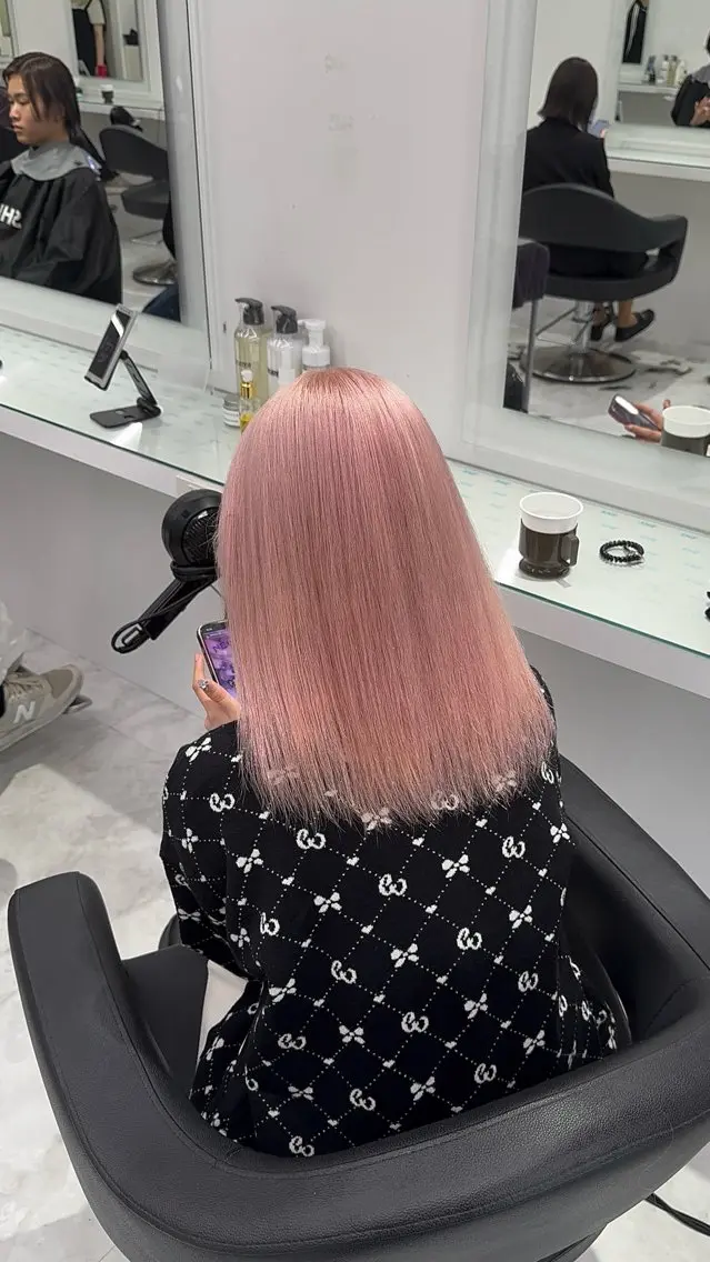 セミロング カラー ヘアアレンジ ウルフカット×ハイ トーン職人🤍ゆうひのヘアスタイル