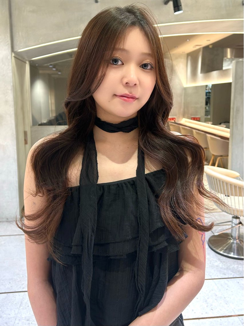 ロング カット ヘアカラー トリートメント 縮毛矯正／レイヤー ミディアム／笑 璃のヘアスタイル