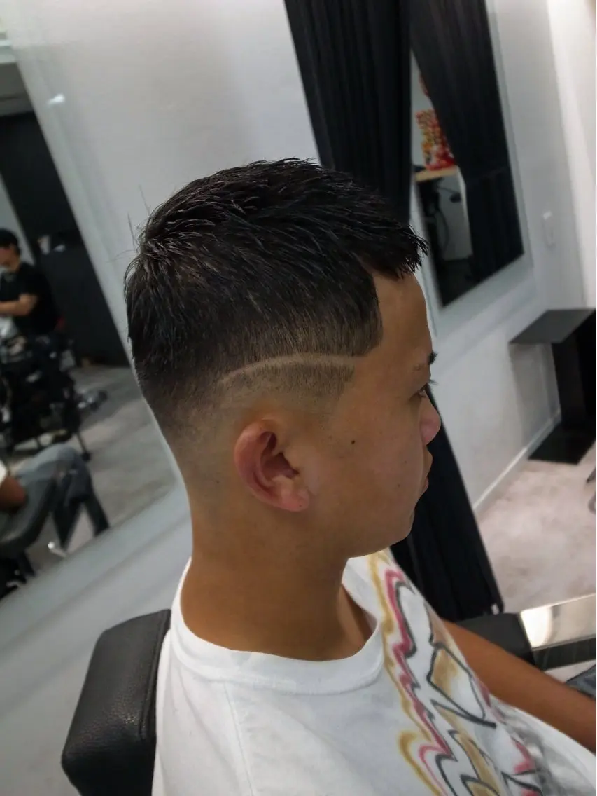 ミニモ学割💈U24メンズバーバーカット(フェード、スキンフェード可)+眉カットの写真