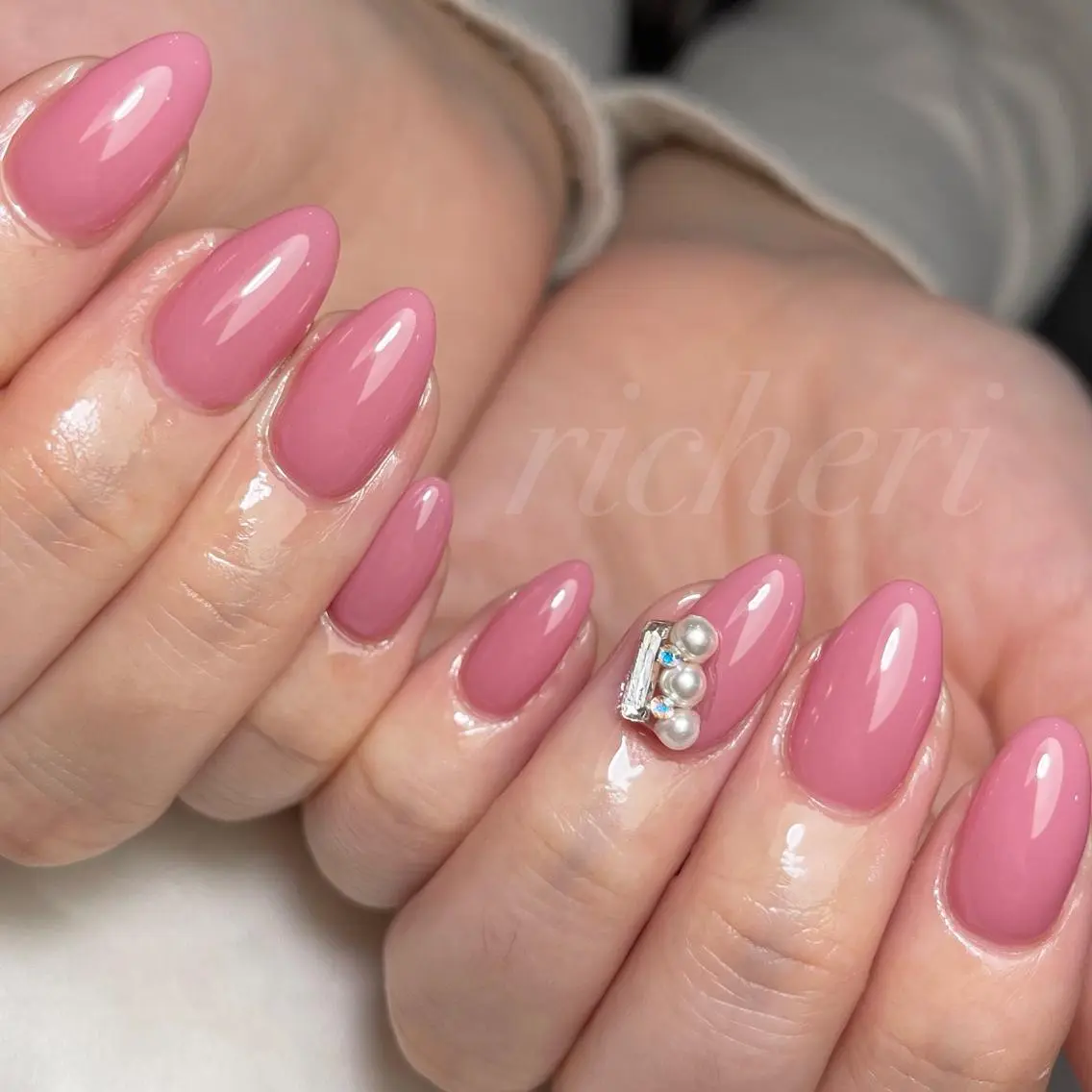 ミディアム ネイル ハンドネイル richeri beautyのエステ・リラクイメージ