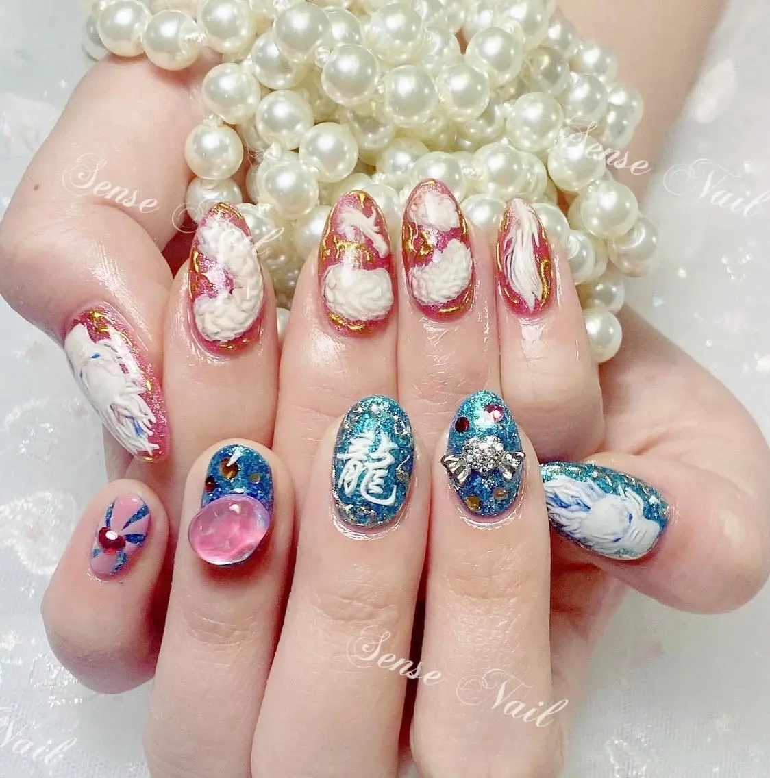 ネイル Queening 🦋のネイルデザイン