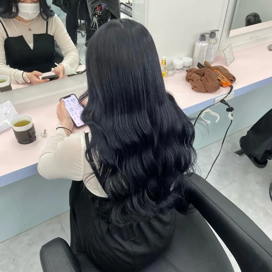 ロング カラー パーマ ヘアアレンジ 透明感ブリーチカラー 🌈TOMOHIROのヘアスタイル