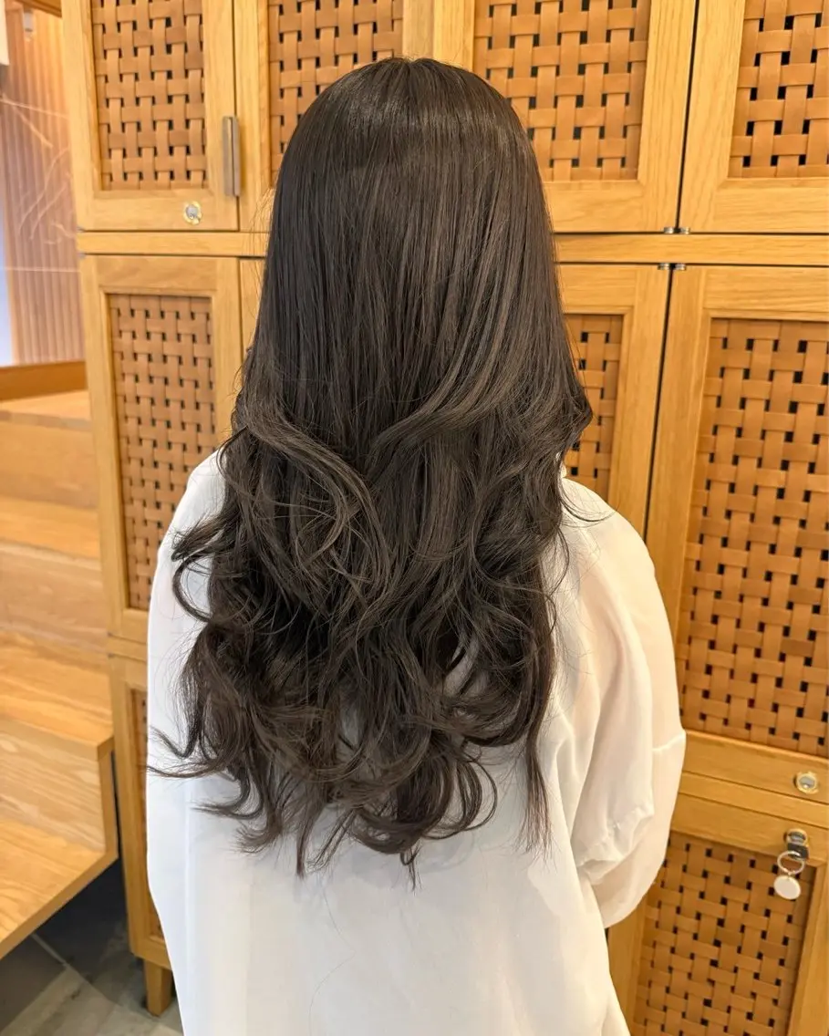 ロング カラー ヘアカラー 城市 虹璃のヘアスタイル