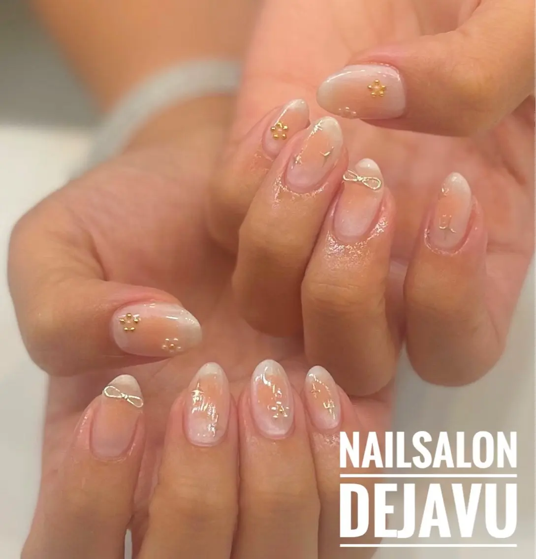 ネイル チークネイル 持ち込み ホワイト ハンドネイル Nailsalon Dejavuのネイルデザイン