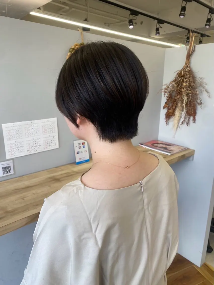 ショート ショートヘア 檜谷 晴　顔周りカットのヘアスタイル