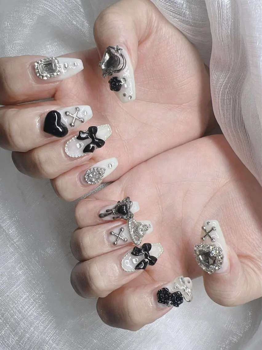 ネイル 長さ出し グラデーション 卒業式 キラキラネイル マグネットネイル ハンドネイル Lee Nailsのネイルデザイン