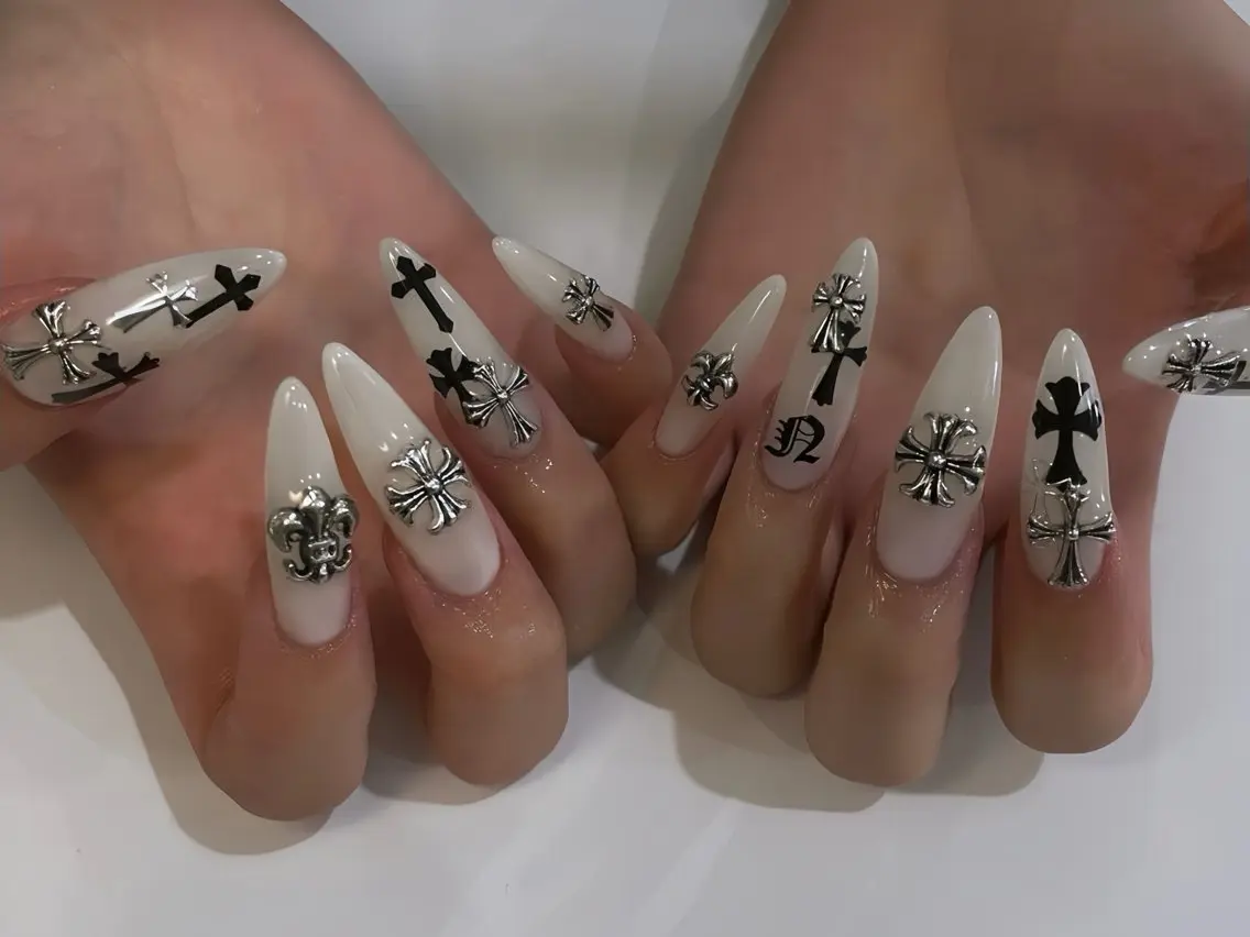 ネイル アートネイル チークネイル ジェルネイル ロングネイル マグネットネイル ハンドネイル Rin Nail 新大久保店のネイルデザイン