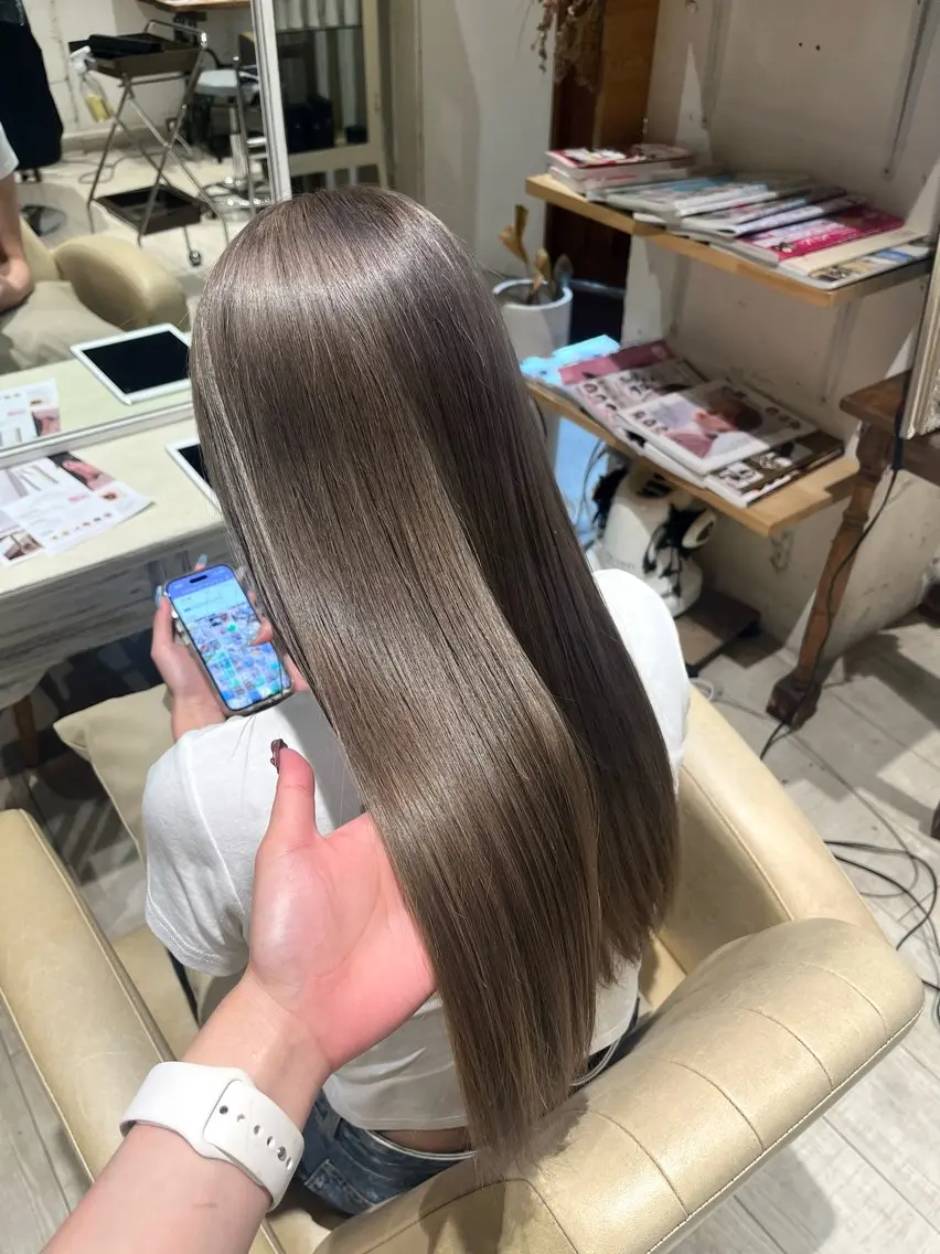 ロング カラー ブリーチ ケアブリーチ デザインカラー ダブルカラー イヤリングカラー カット ヘアカラー トリートメント さとう ちほみ🐼のヘアスタイル