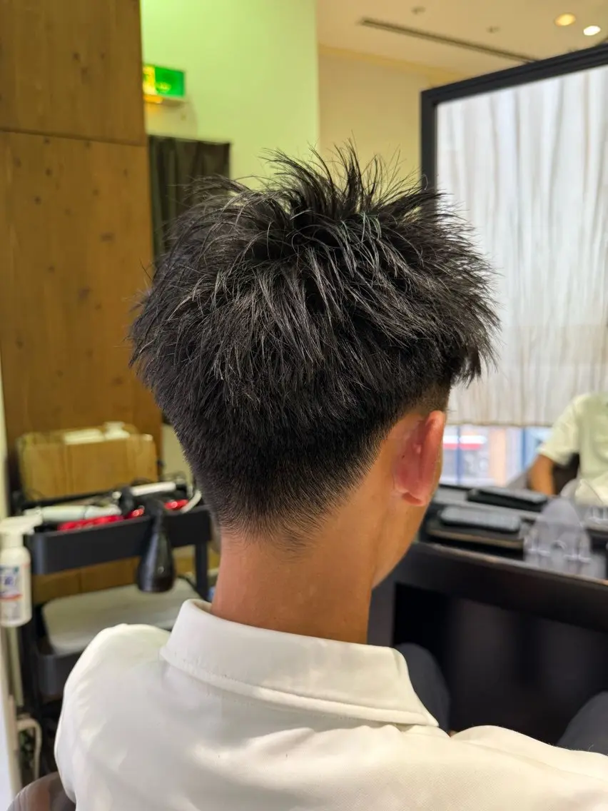 ショート メンズ スパイキーショート ショートヘア 溝口 槙里也のヘアスタイル