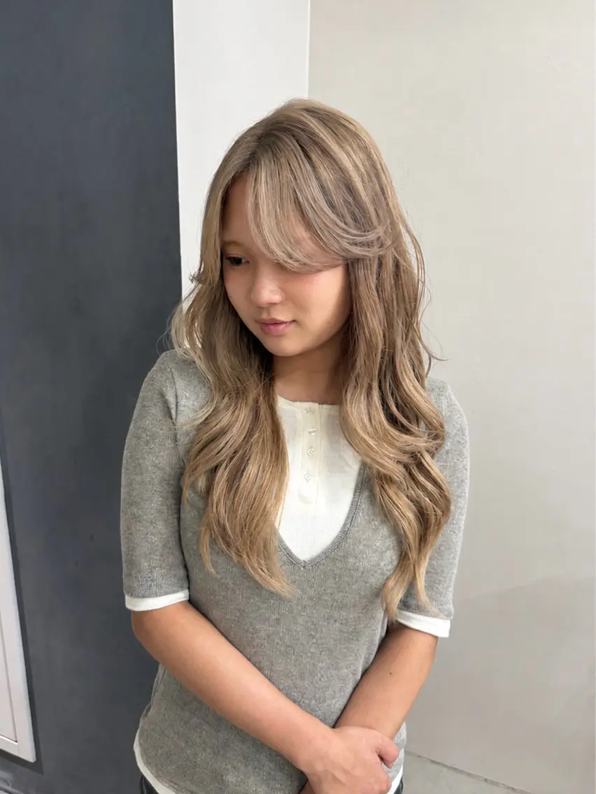 ロング カラー ベージュカラー ブロンド ブロンドベージュ 韓国風ヘア レイヤーカット カット ヘアカラー トリートメント 縮毛矯正/艶髪/透明 感カラー/NENEのヘアスタイル