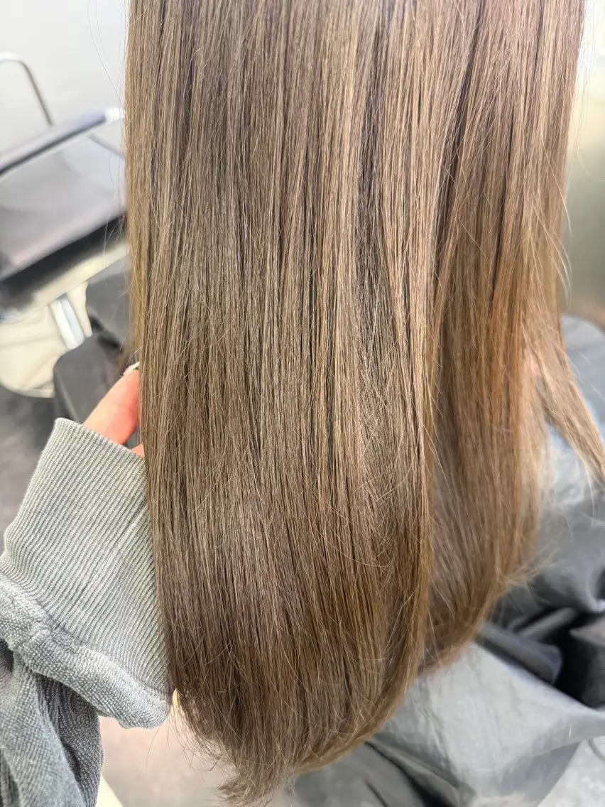 ロング カラー ヘアアレンジ カット ヘアカラー トリートメント ヘアセット レイヤーカット/ ハイトーン/ みうのヘアスタイル
