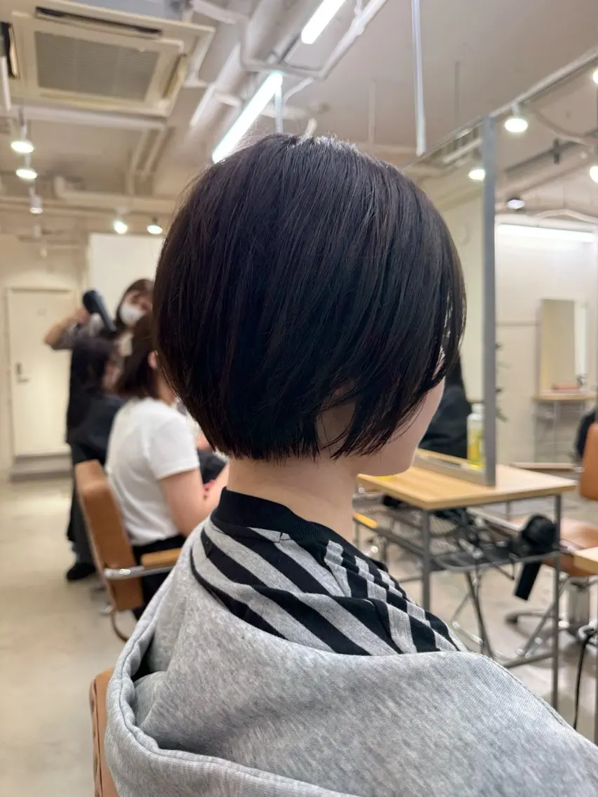ショート カラー ショートボブ ボブ ショートヘア カット ヘアカラー 須藤　優真 切りっぱなしボブのヘアスタイル