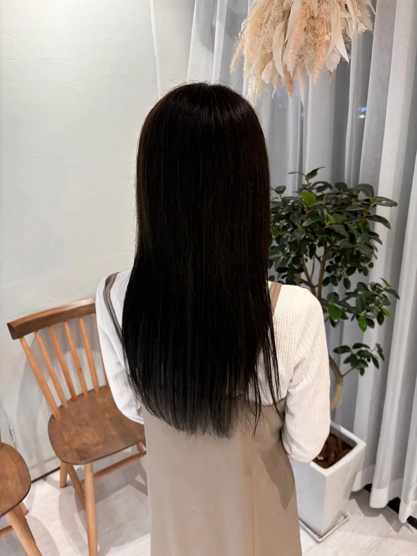 カラー グレージュ オリーブグレージュ オリーブグレー 小林 琉花のヘアスタイル