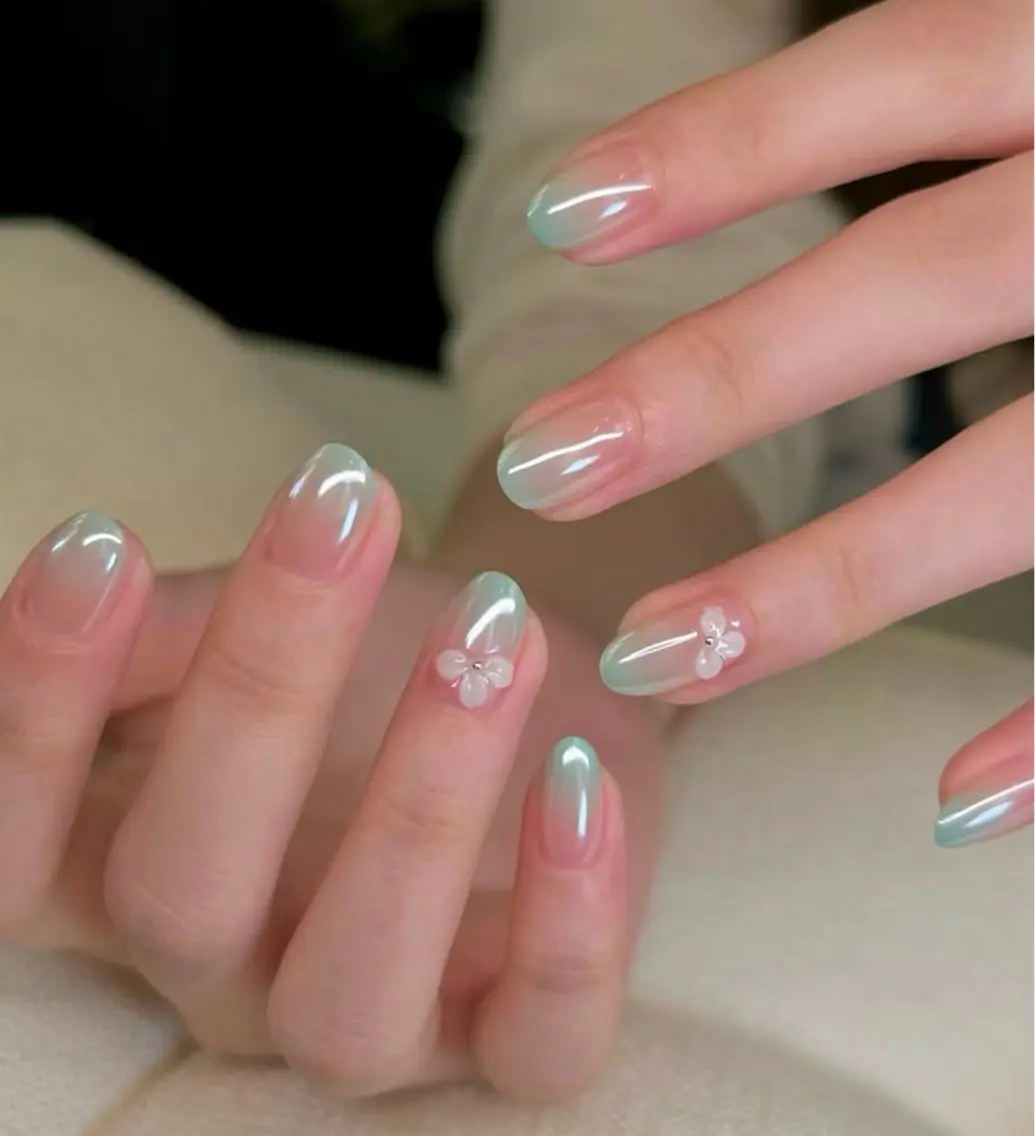 ネイル アートネイル オーロラネイル チークネイル フレンチネイル ガラスフレンチ ハンドネイル 🎀🎀YooLi Nail Salonのネイルデザイン