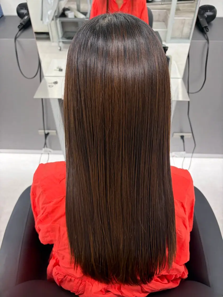 ロング 縮毛矯正 白石 彩音のヘアスタイル