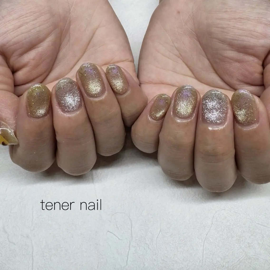 ネイル オーロラネイル 黄色 ハンドネイル テネルネイル tener nailのネイルデザイン