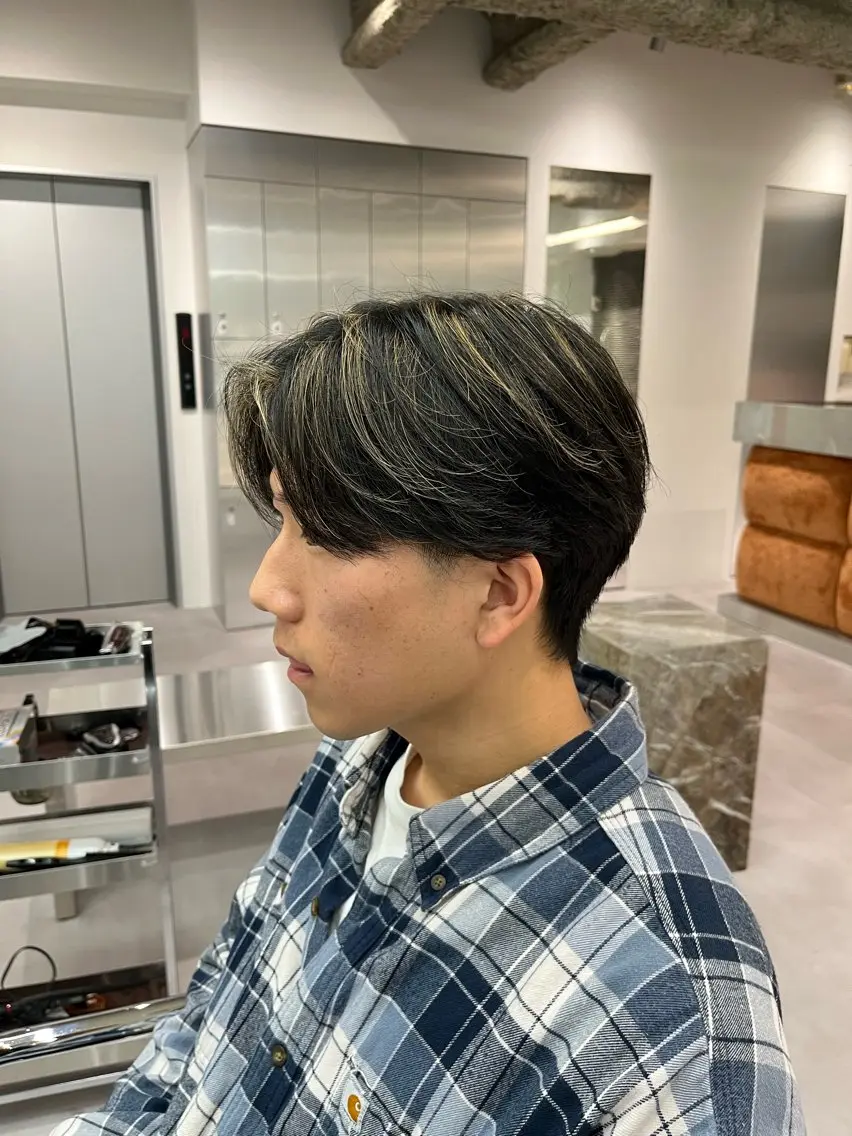 ショート カラー パーマ メンズ ⚡メンズパーマフ ェードカットTomyのヘアスタイル