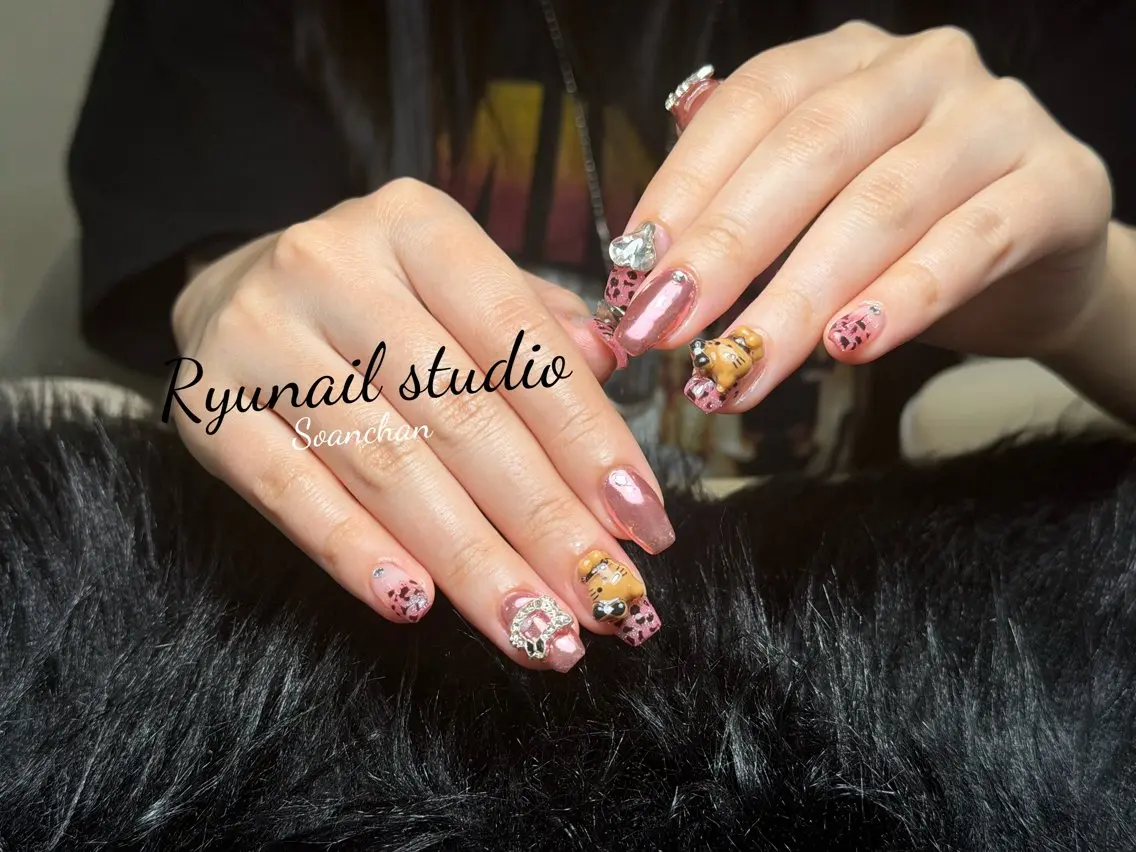 ネイル アートネイル ジェルネイル マグネットネイル ニュアンスネイル シンプルネイル ハンドネイル Ryu Nail NekoChanのネイルデザイン