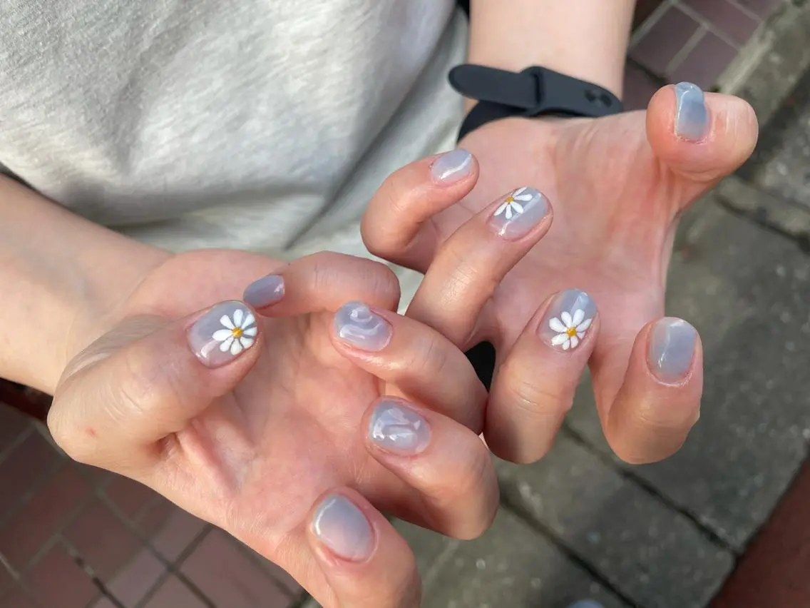 ネイル ハンドネイル ハンドケア はばすみれ🎀ﾈｲﾙ 光ﾌｪｲｼｬﾙ ﾍｱのネイルデザイン
