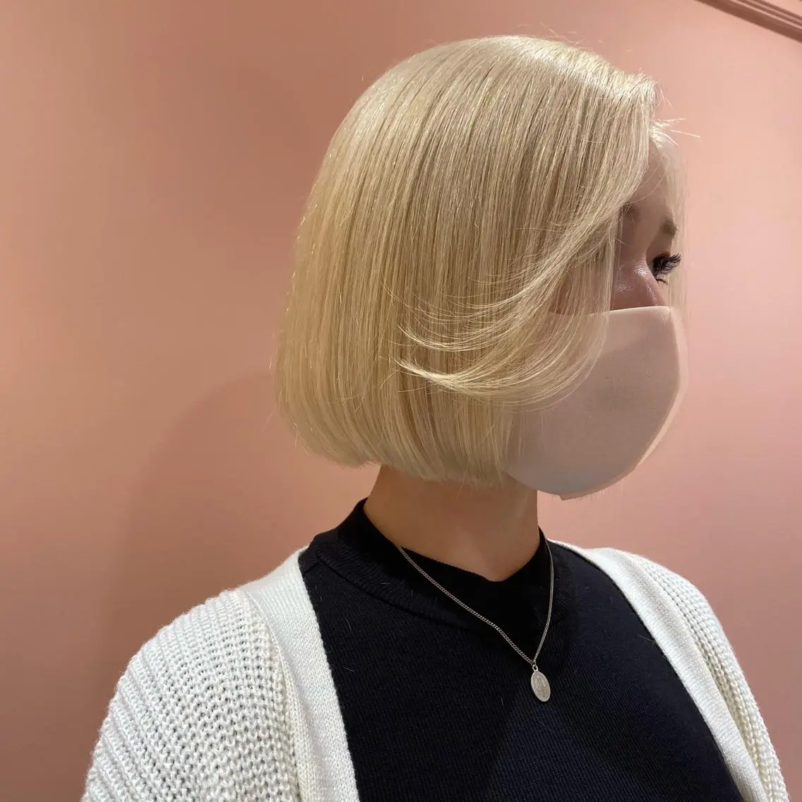ミディアム カラー ブロンド ORIKA 美容室のヘアスタイル