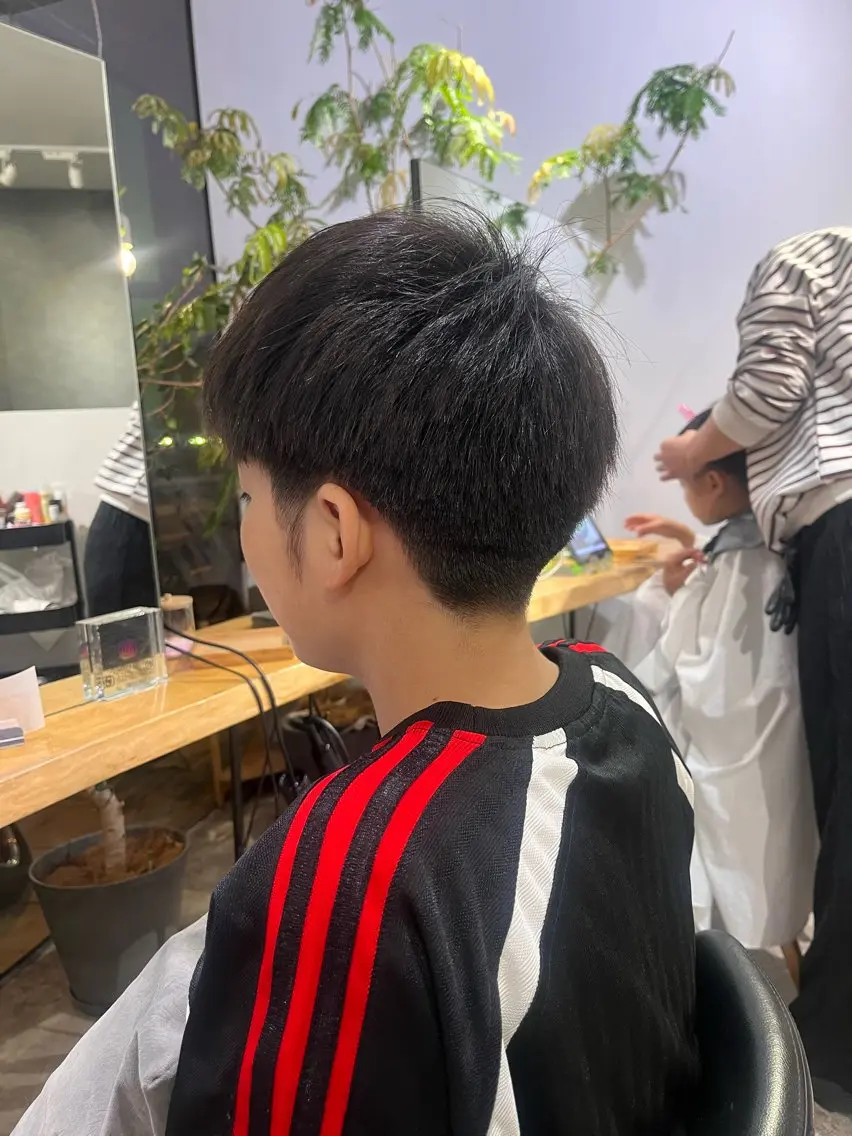 メンズ キッズ 刈り上げ カット 友 美海のヘアスタイル