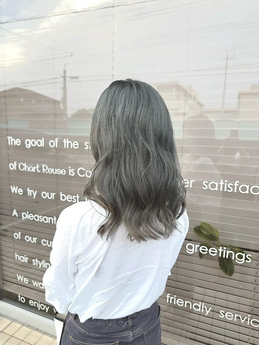 セミロング カラー 三浦 悠のヘアスタイル