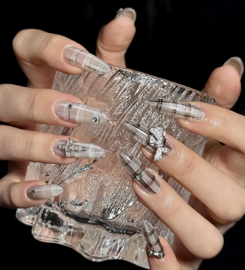 ネイル ハンドネイル エリ🫧 nail池袋東口のネイルデザイン