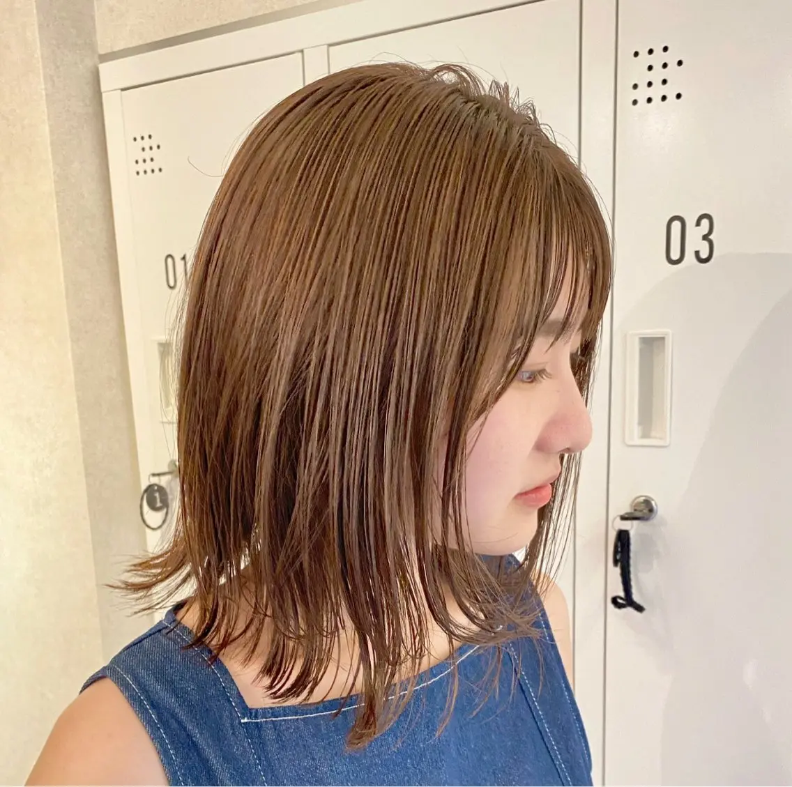 ミディアム カラー ヘーゼル オレンジ レイヤーカット ネヅ カオルのヘアスタイル