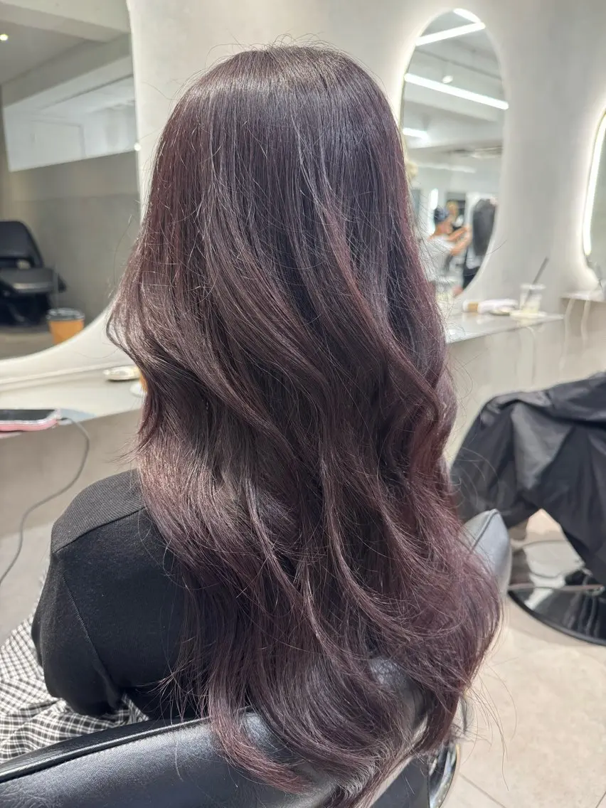 ロング ヘアカラー モデル支持率Ｎｏ．1 透明感グレージュのヘアスタイル