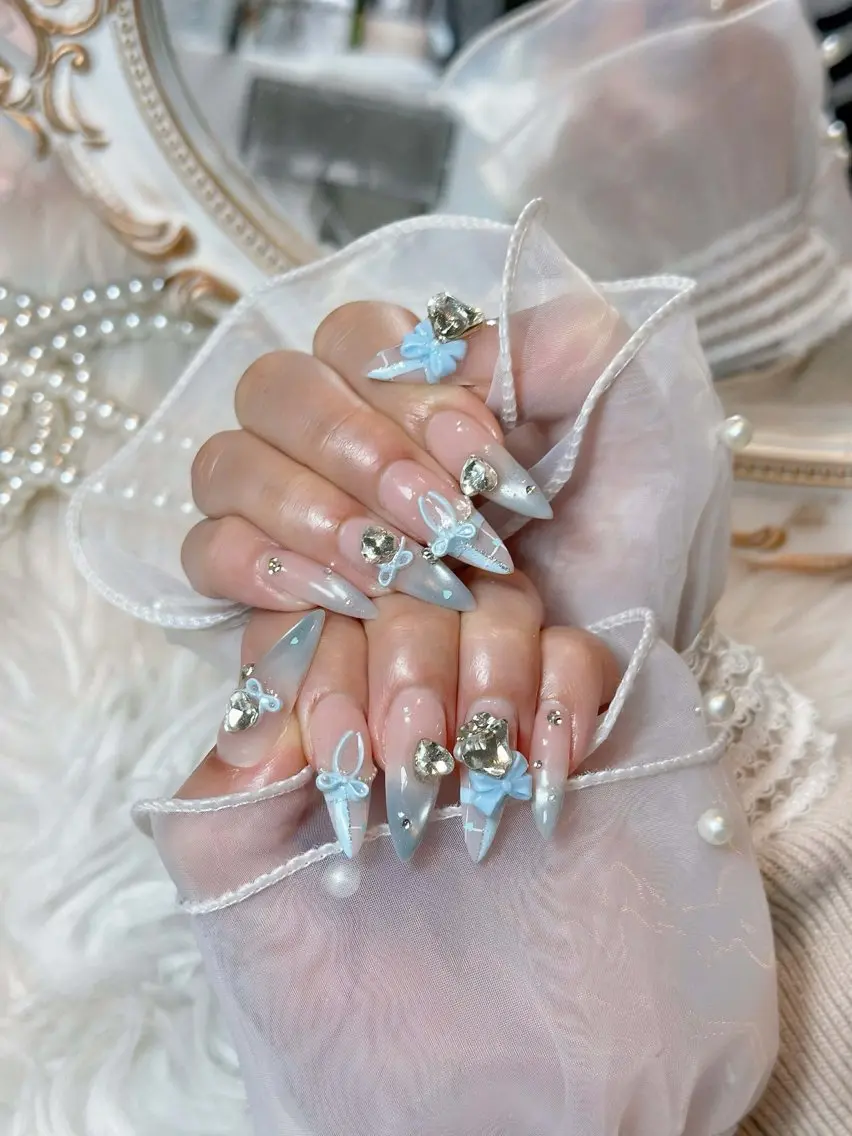 ネイル オーロラネイル ボルドー ブラウン 氷ネイル・うるうるネイル キラキラネイル ハンドネイル Julli NailStudioのネイルデザイン