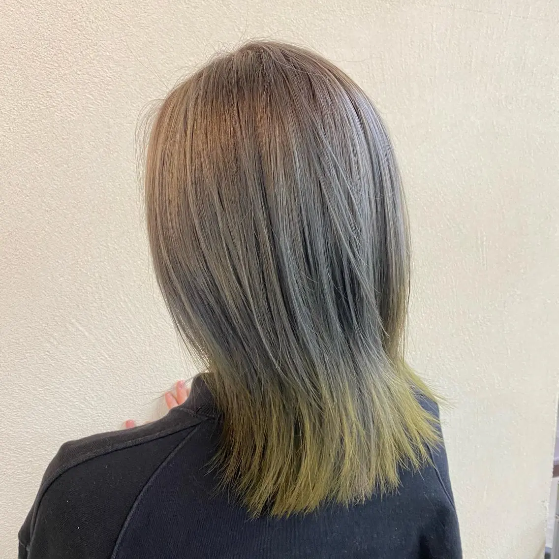 ミディアム カット ヘアカラー クドウ タイキのヘアスタイル