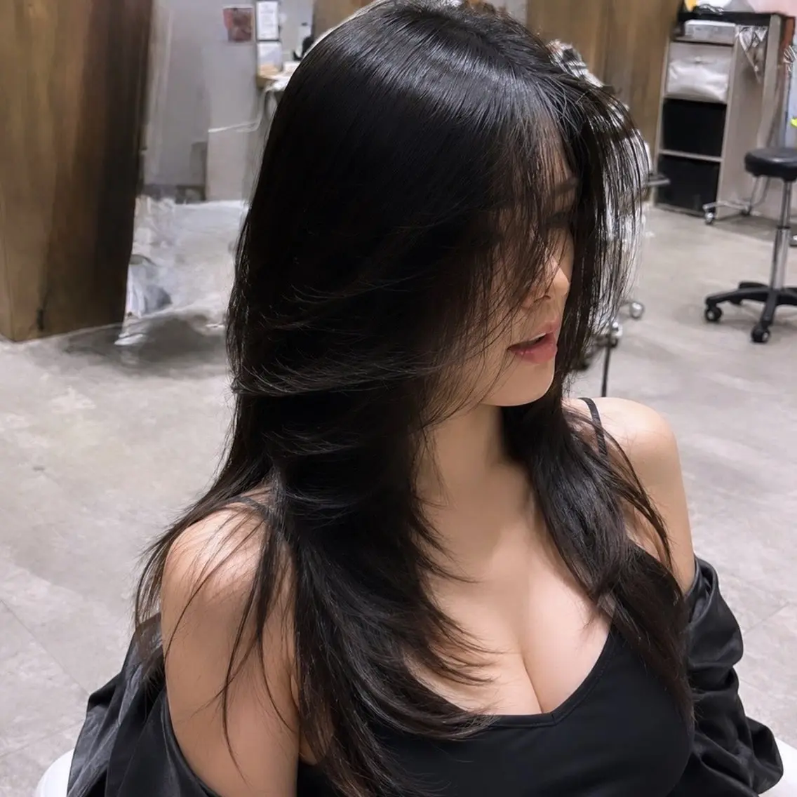 セミロング カット 縮毛矯正 トリートメント 石井良典 髪質改善のヘアスタイル
