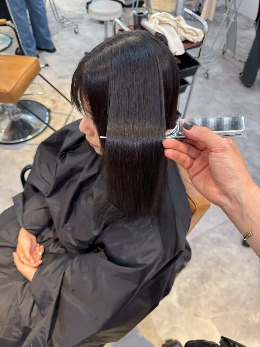 セミロング 西山 るいのヘアスタイル
