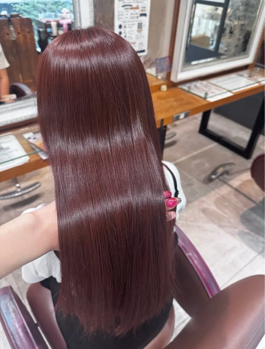 ロング カラー ブラウンカラー レッドカラー レッドブラウン 三留 愛未のヘアスタイル