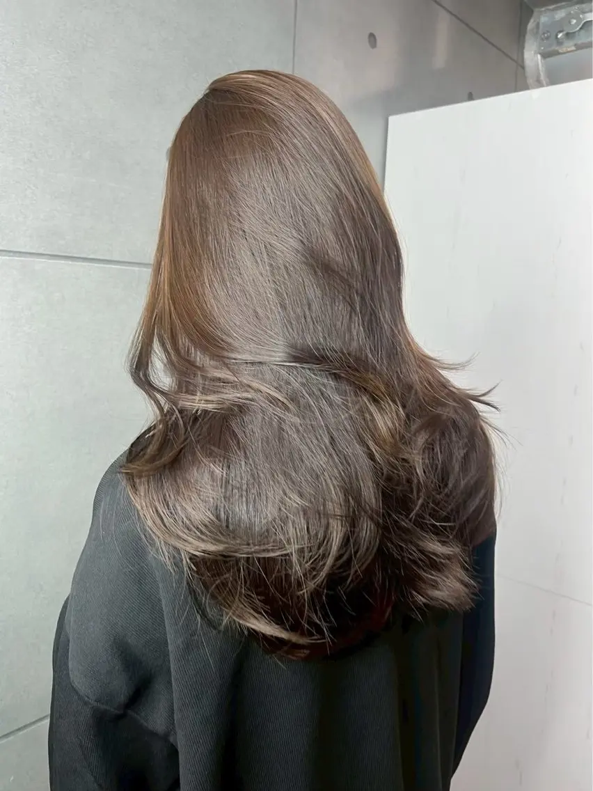 カラー 透明感・艶カラー 🩵miaのヘアスタイル
