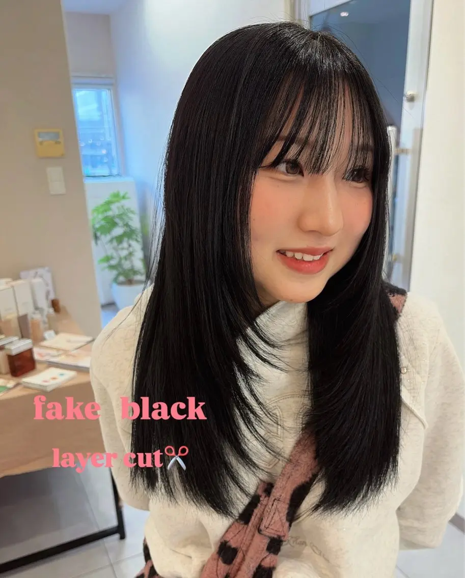 セミロング カラー ａｉｋａ🐩 /艶カラー/レイヤーのヘアスタイル