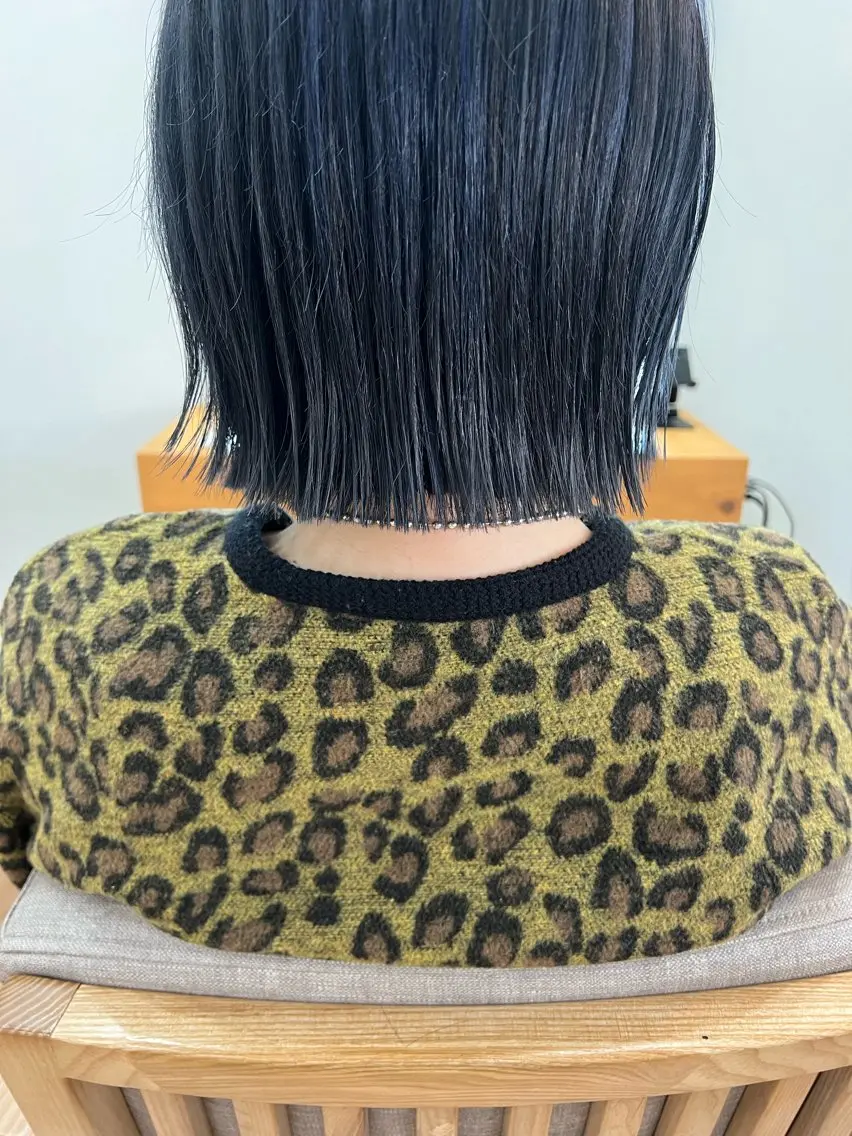 ショート カット ヘアカラー トリートメント サナ🌱 切りっぱなしボブのヘアスタイル